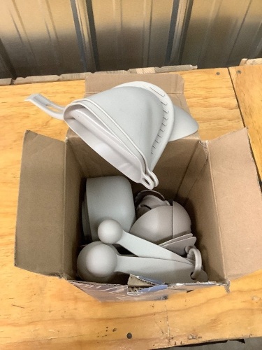 Kitchen Utensils - Lot 1649