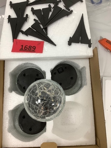 Solar Garden Lights, 4-Pack - Lot 1689