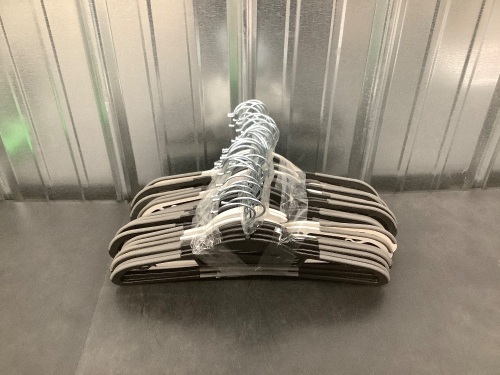 Sure Grip Clothes Hangers - Lot 1702