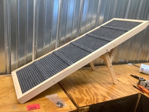 Long Wooden Pet Ramp - Lot 2079