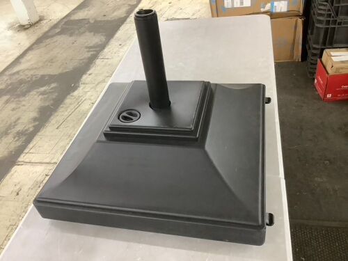 Mobile Umbrella Base, Fillable Stand w/ 4 Wheels, 2 Locks, 120lb Capacity - Lot 432