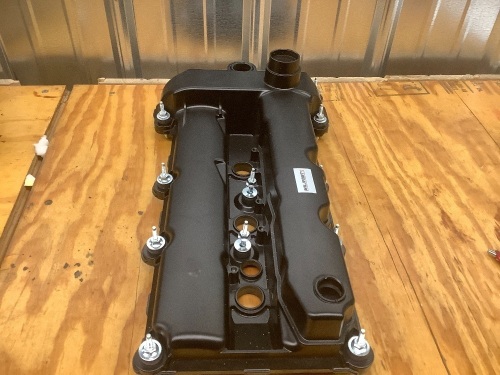 MILIPARTS Engine Valve Cover Replace C2C38781 - Lot 2217