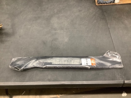 lawn mower blade - Lot 2277