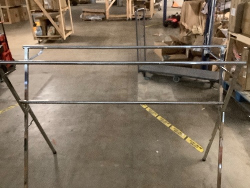 Large Portable Clothes Rack - Lot 2376