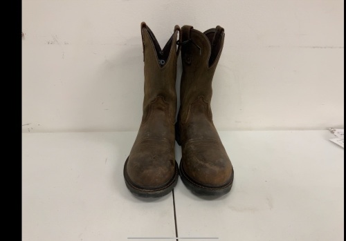 Ariat Work Boots for Men, 9D, E-Comm Return - Lot 151