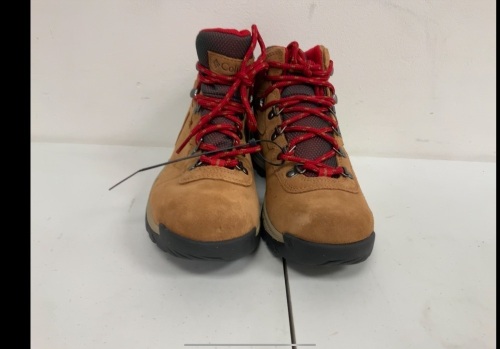 Columbia Womens Boots, Size 7, E-Comm Return - Lot 153