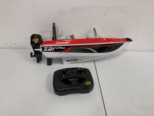 R/C Boat, Boat and Remote Only, E-Comm Return - Lot 194