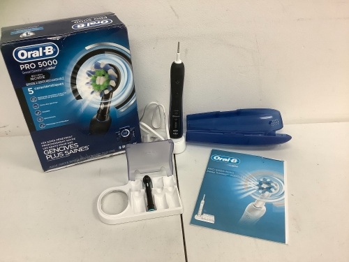 OralB Pro 5000 Electric Toothbrush, Powers Up, E-Commerce Return, Sold as is - Lot 221