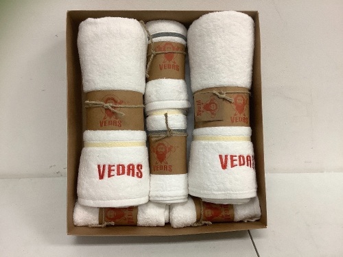 Vedas Towel Set, E-Commerce Return, Sold as is - Lot 376