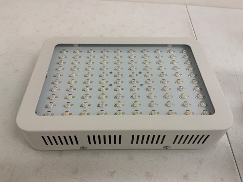 LED Grow Light, E-Comm Return, Missing Cord - Lot 586