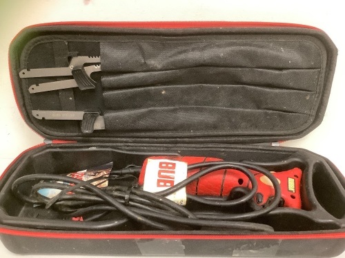 Bubba Electric Fillet Knife, Missing 2 Blades, Powers Up, E-Commerce Return, Sold as is - Lot 658