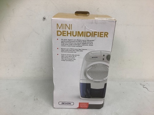 Mini Humidifier, Powers Up, Appears New, Sold as is - Lot 686