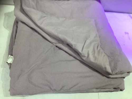 Room Essentials Comforter  - Lot 135