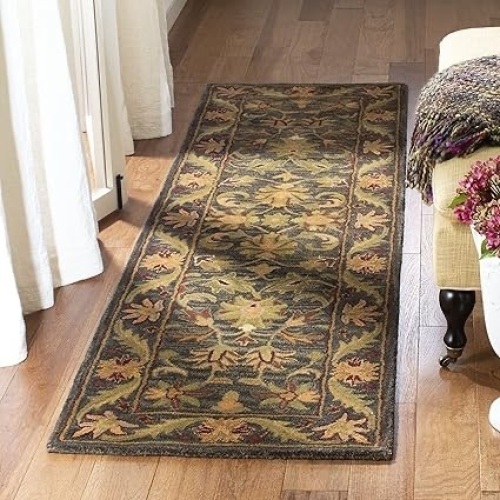 Safavieh Antiquity Collection 2'3" x 12' rug - Lot 159