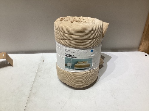 room essentials comforter full/queen  - Lot 137