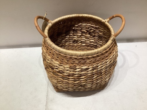 Threshold woven basket  - Lot 126