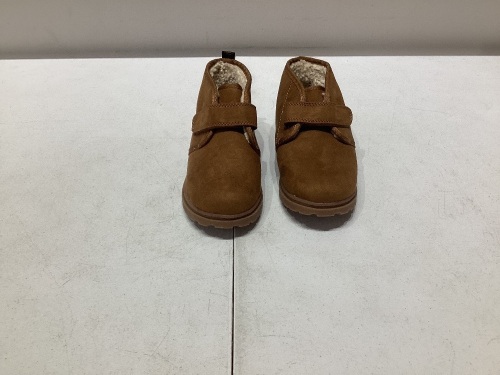 Cat&Jack Faux Fur Lining Boots size 12 - Lot 260