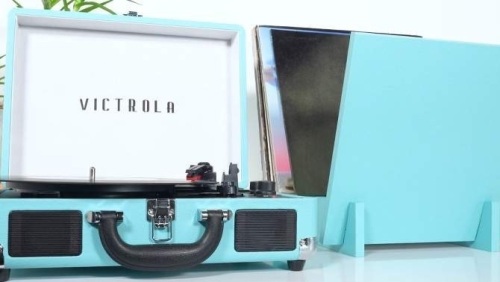 Victrola Journey 3-speed Bluetooth Suitcase record player blue - Lot 6