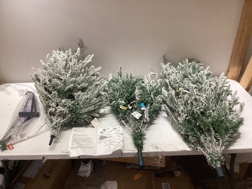 Homcom pre-lit Artifiial Christmas Tree - Lot 317