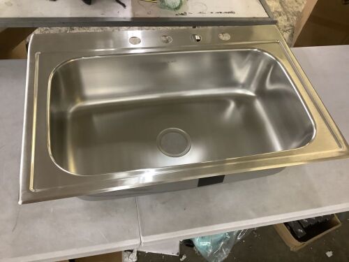Elkay Parkway 33 in. Drop-in Single Bowl 20-Gauge Stainless Steel Kitchen Sink - Small Dent on Corner  - Lot 457JF