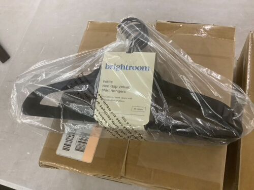 Lot of (2) Cases of Petite Non-Slip Velvet Hangers, 40 ct  - Lot 896