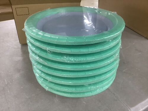 Case of (96) 8.5" Paper Plates, Blue/Green, 8 Pack  - Lot 345