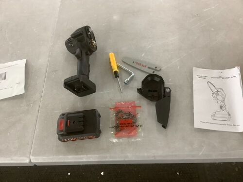 4" Mini Cordless Chainsaw  - Lot 336