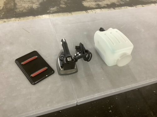 Gravity Feed Steam Iron  - Lot 543