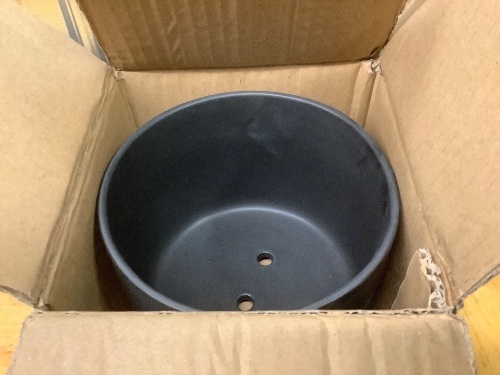 Self Watering Pot - Lot 3152