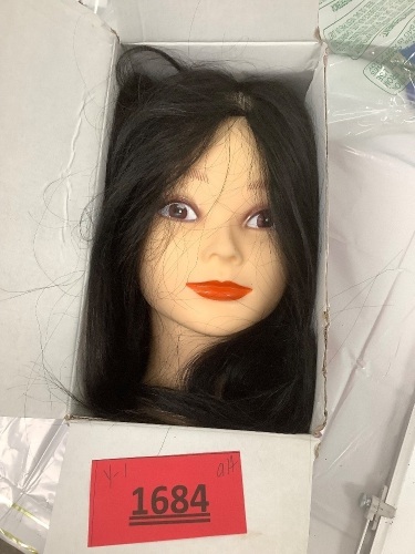 Mannequin Head - Lot 1684