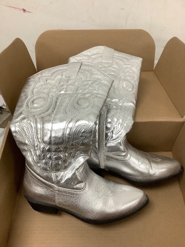 Womens Silver Boots - Lot 1767