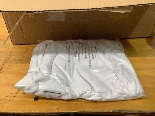 Box of Foling Chair Covers, White - Lot 3187