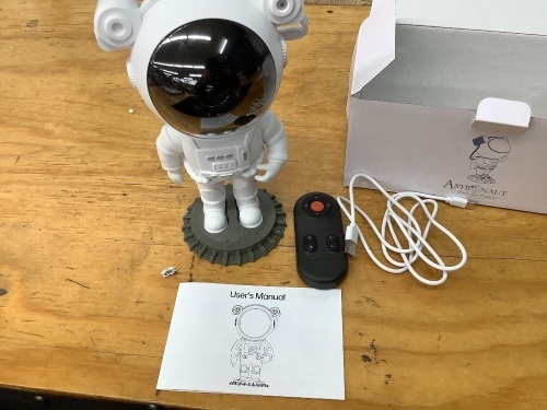 Kids Astronaut Star Projector Galaxy Light - Lot 3499
