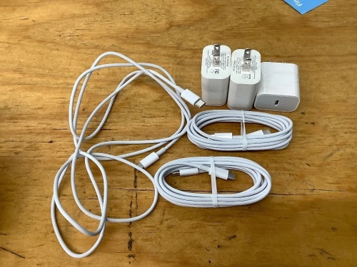 Set of 3 Type C Charging Cables With Box - Lot 3273