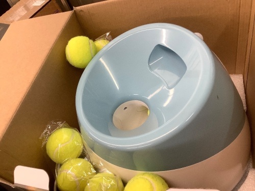 Automatic Dog Ball Launcher - Lot 3406