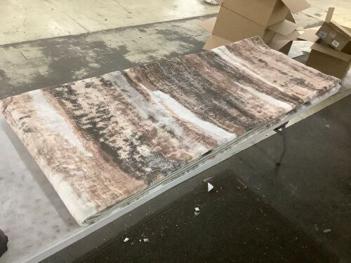 9' x 12' Area Rug  - Lot 353