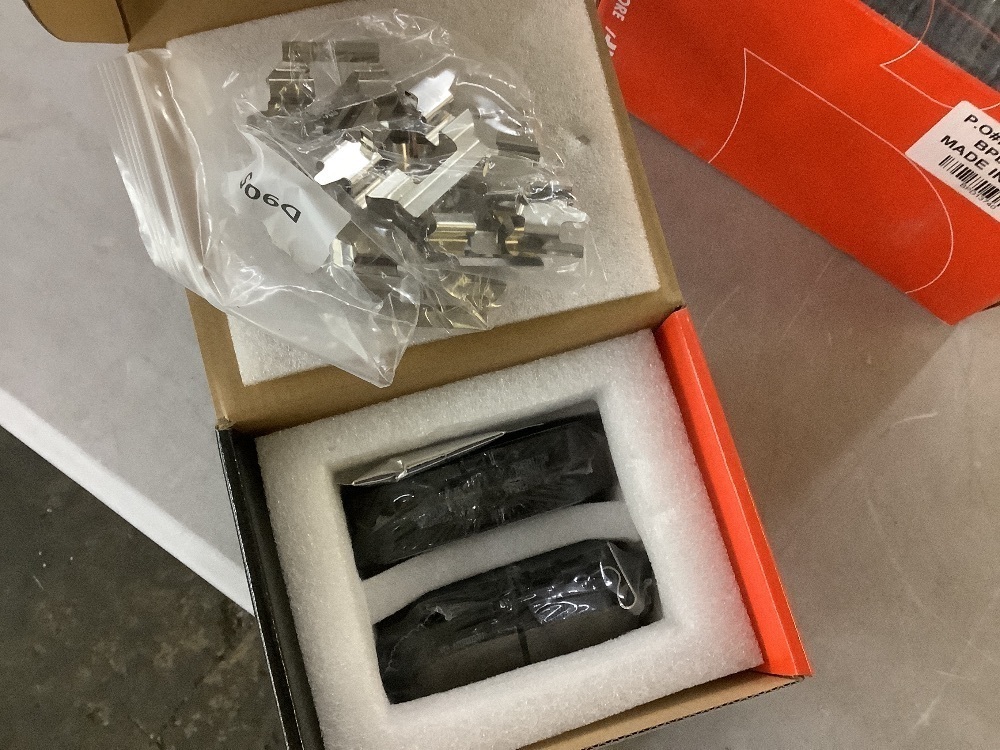 Front and Rear Brakes and Rotors. Complete Set. Unknown Fit - Image 9 - Lot 160