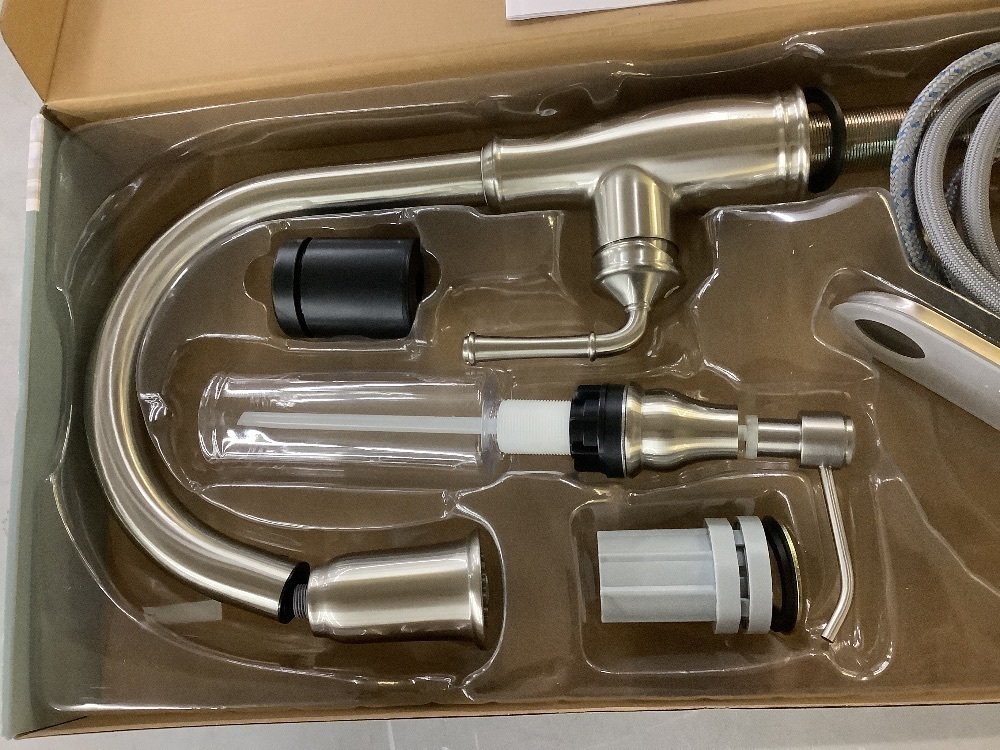 Glacier Bay Kagan Stainless Steel 15 in. H Pull Down Sprayer Kitchen Faucet with 360° Swivel Spout - Image 4 - Lot 162JF