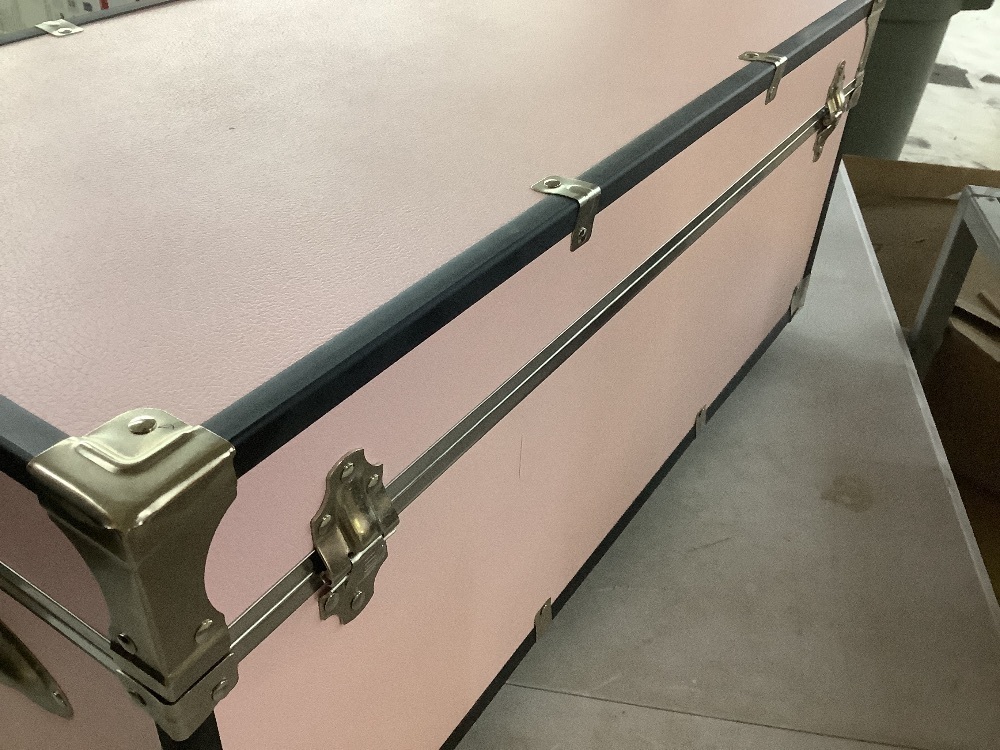 Seward Explorer 30 in. Trunk with Wheels & Lock, Blush - Image 6 - Lot 174JF