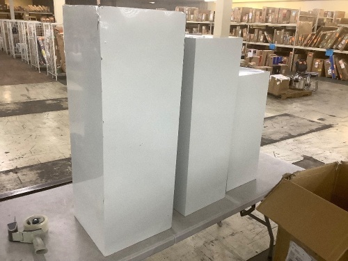 Pedestal Stands, Set of 3 - Lot 182
