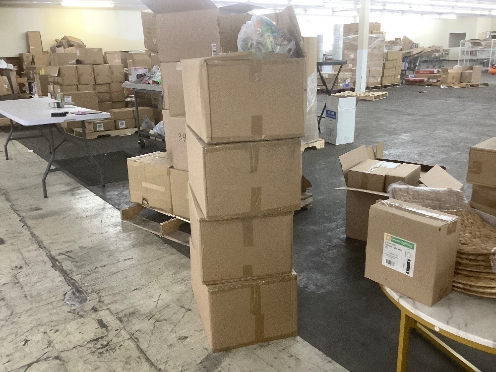 Lot of (4) Cases of Summer Rafia Garland, 24/Case - Image 3 - Lot 194