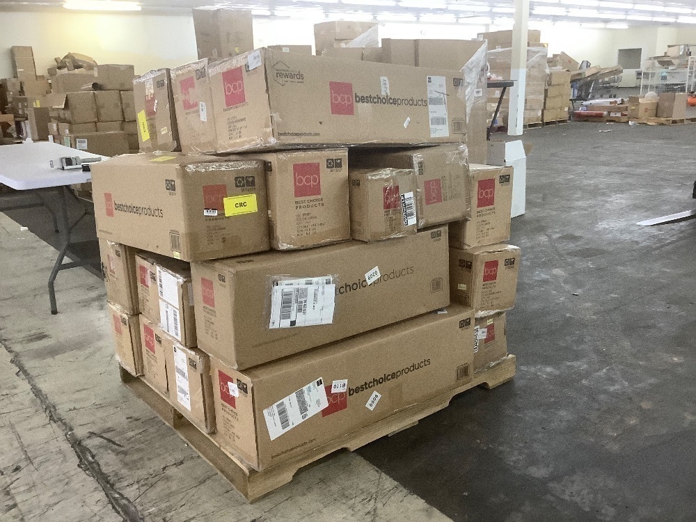 Lot of (16) Christmas Trees - Uninspected - Image 3 - Lot 197