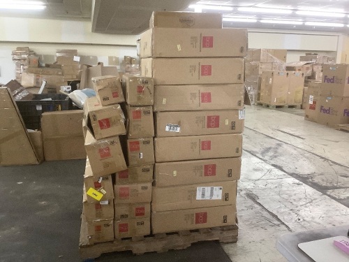 Pallet of Christmas Items, Wreaths & Garlands - Uninspected - Lot 198