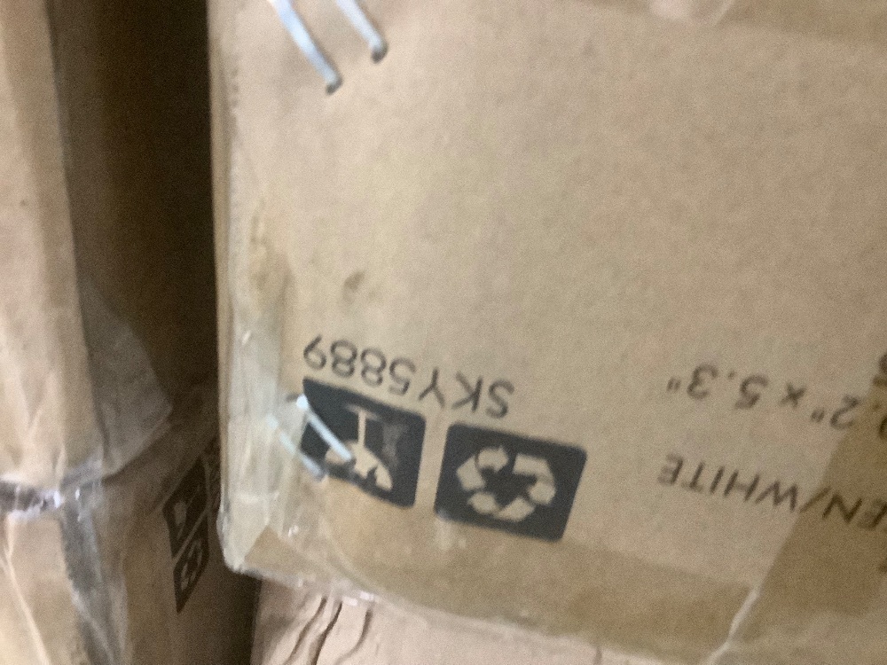 Pallet of Christmas Items, Wreaths & Garlands - Uninspected - Image 5 - Lot 198