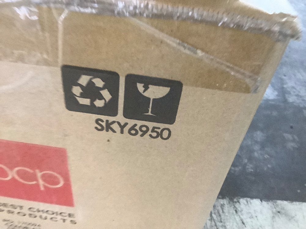 Pallet of Christmas Items, Wreaths & Garlands - Uninspected - Image 6 - Lot 198