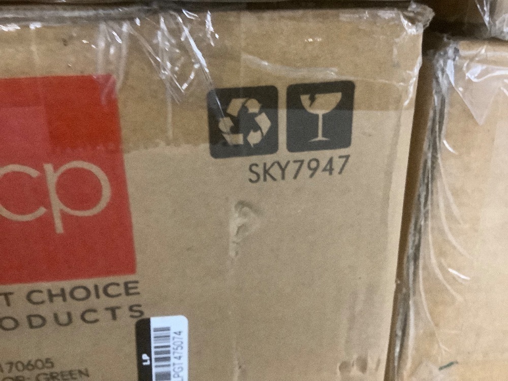 Pallet of Christmas Items, Wreaths & Garlands - Uninspected - Image 12 - Lot 198