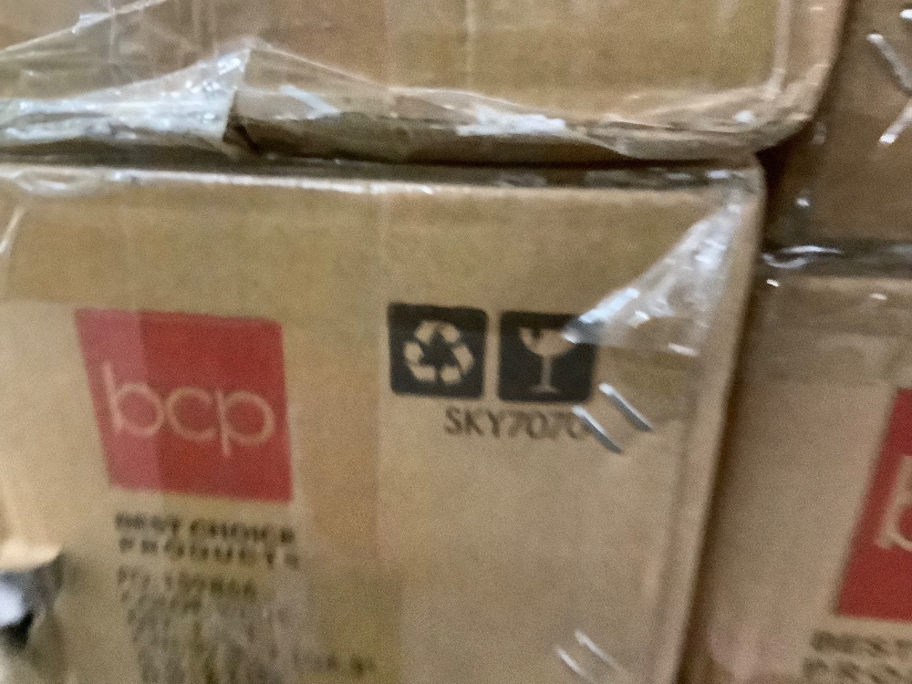 Pallet of Christmas Items, Wreaths & Garlands - Uninspected - Image 17 - Lot 198