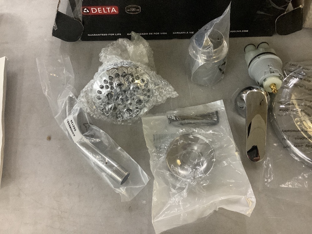 Delta Classic Single-Handle 5-Spray Shower Faucet in Chrome (Valve Included) - Image 3 - Lot 365JF