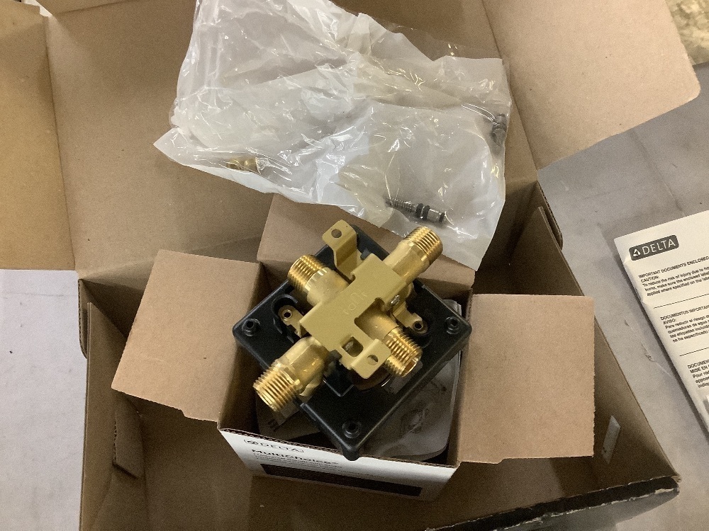 Delta Classic Single-Handle 5-Spray Tub and Shower Faucet with Stops in Chrome (Valve Included) - Image 2 - Lot 467JF