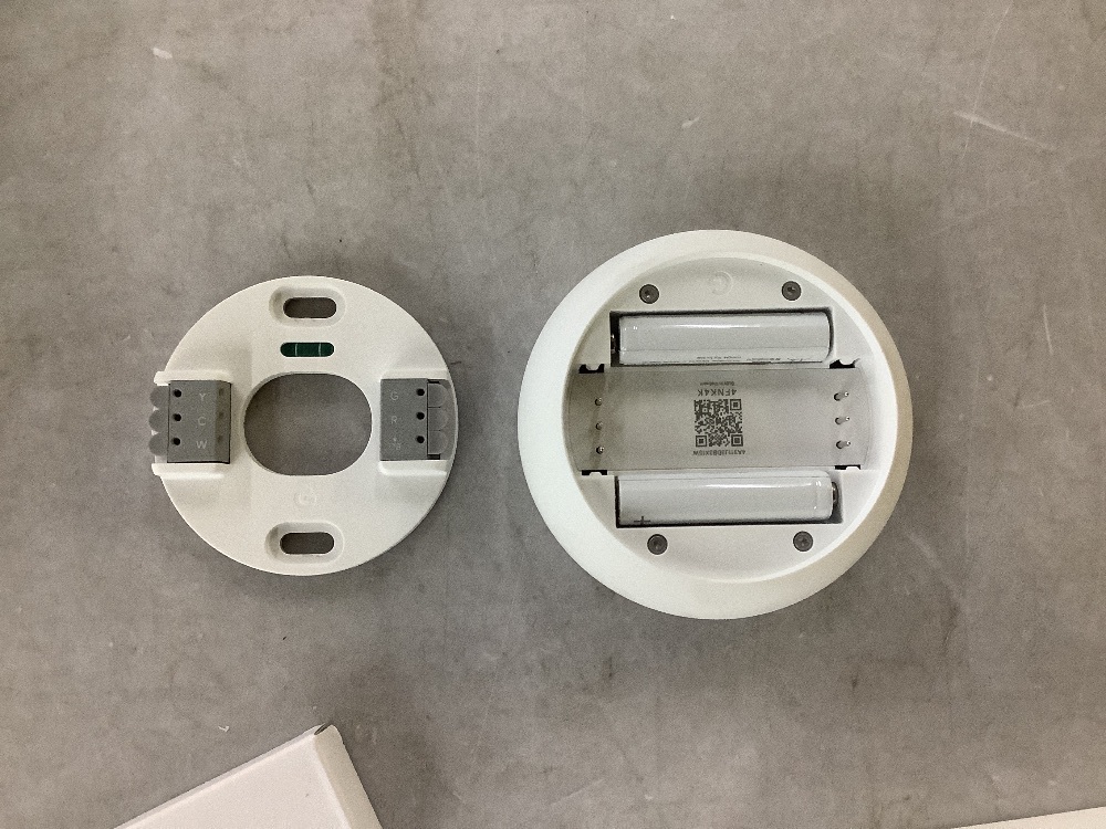 Google Nest Thermostat - Smart Programmable Wi-Fi Thermostat - Snow - Image 4 - Lot 470JF